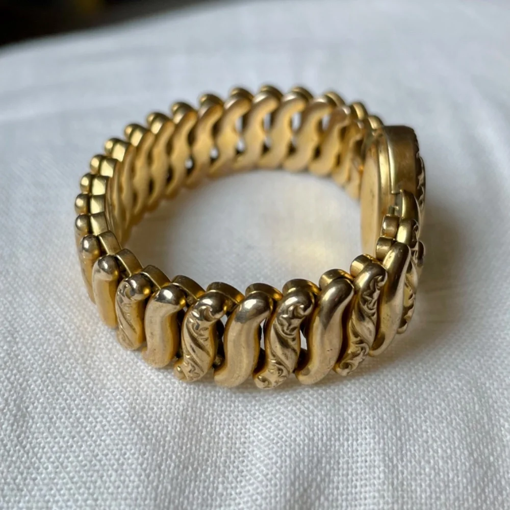 LOVESHACKFANCY SIGNATURE VINTAGE BRACELET - Picture 8 of 8